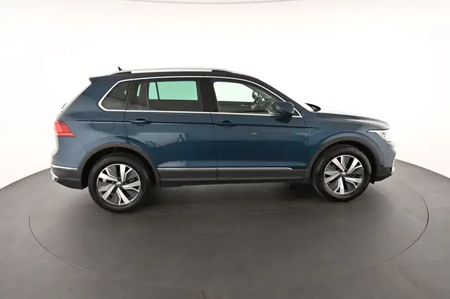 Volkswagen Tiguan view 6