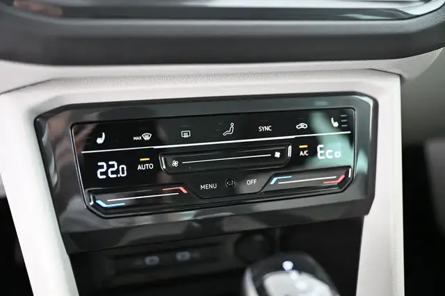 Volkswagen Tiguan view 21