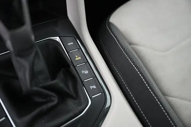Volkswagen Tiguan view 23