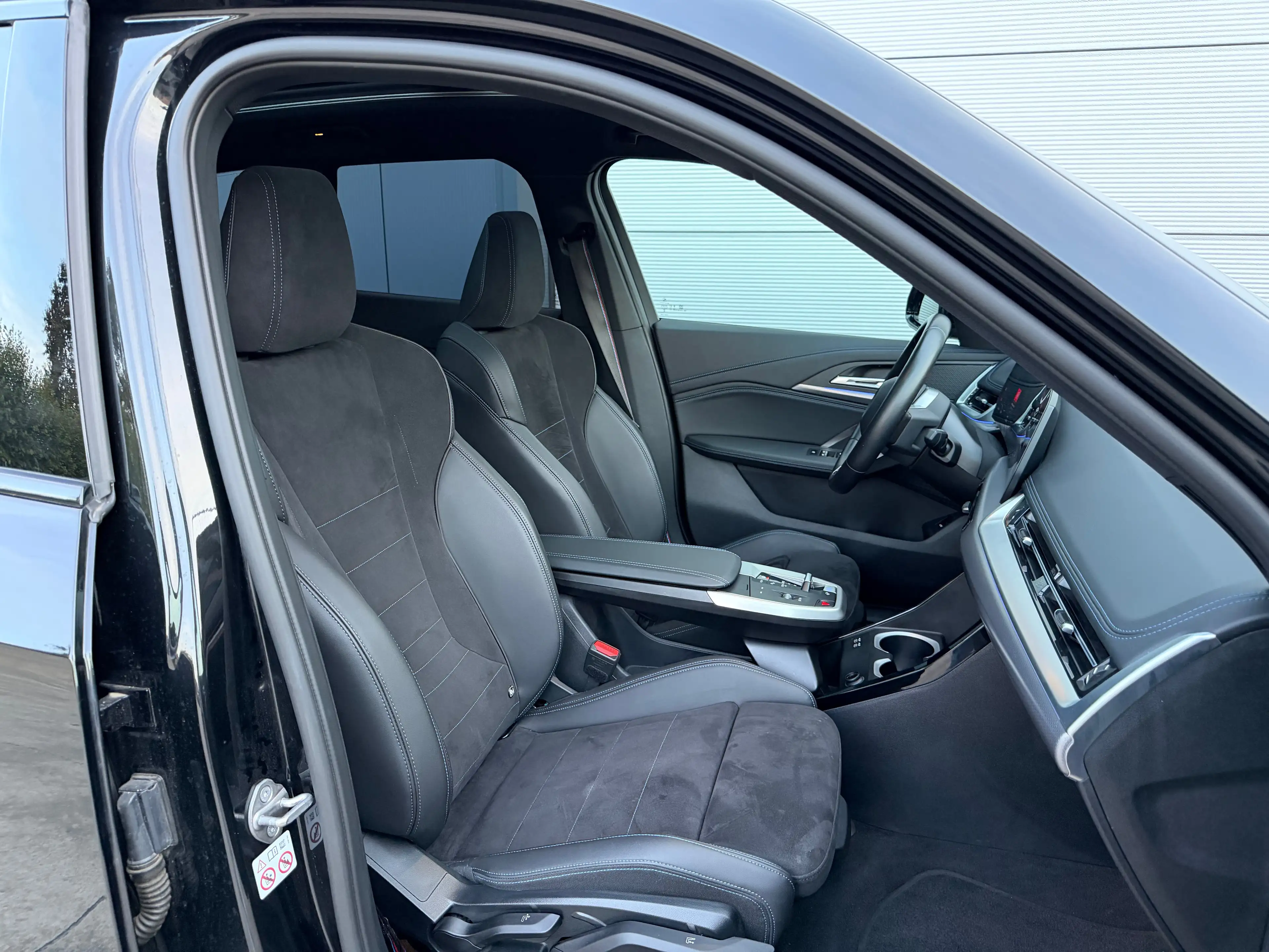 BMW iX1 iX1 66.5 kWh xDrive30 — photo 2