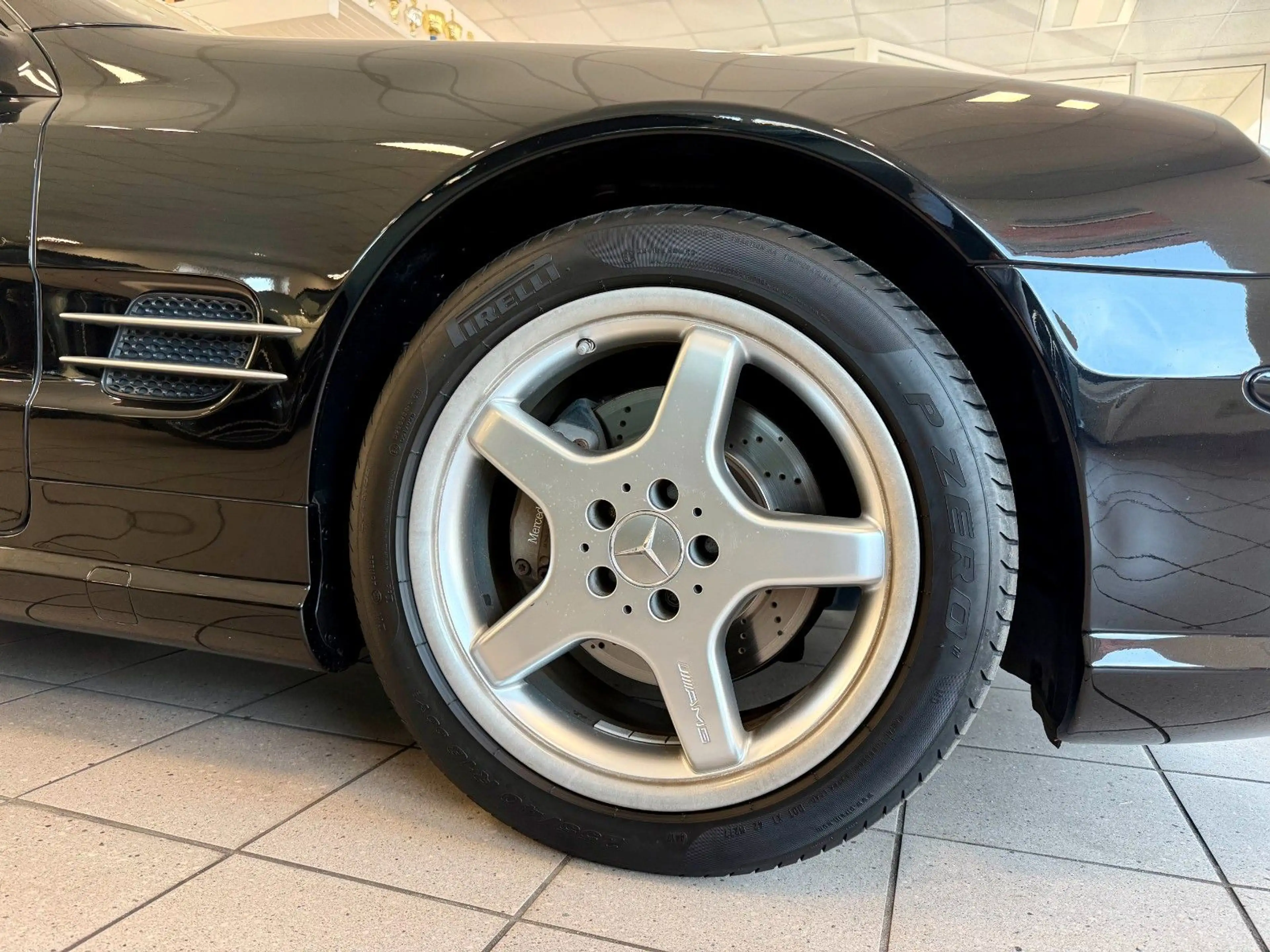 Mercedes-Benz SL 500 AMG 7G-Tronic BOSE / Panorama / Keyless — photo 8