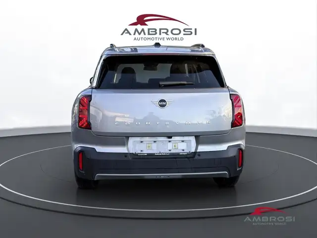 MINI Countryman view 8