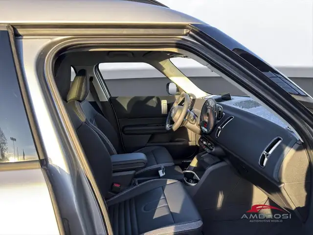 MINI Countryman view 12