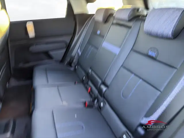 MINI Countryman view 11