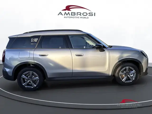MINI Countryman view 5