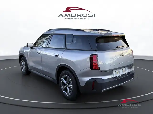 MINI Countryman view 4