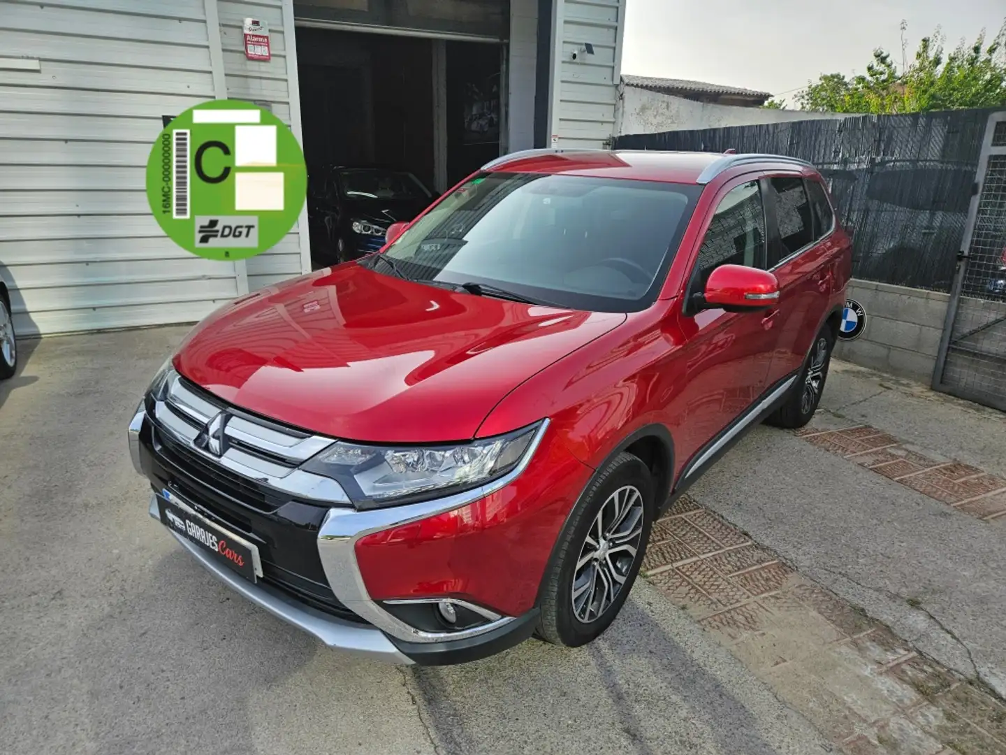 Mitsubishi Outlander 220DI-D Motion 2WD 7pl. Rojo - 1