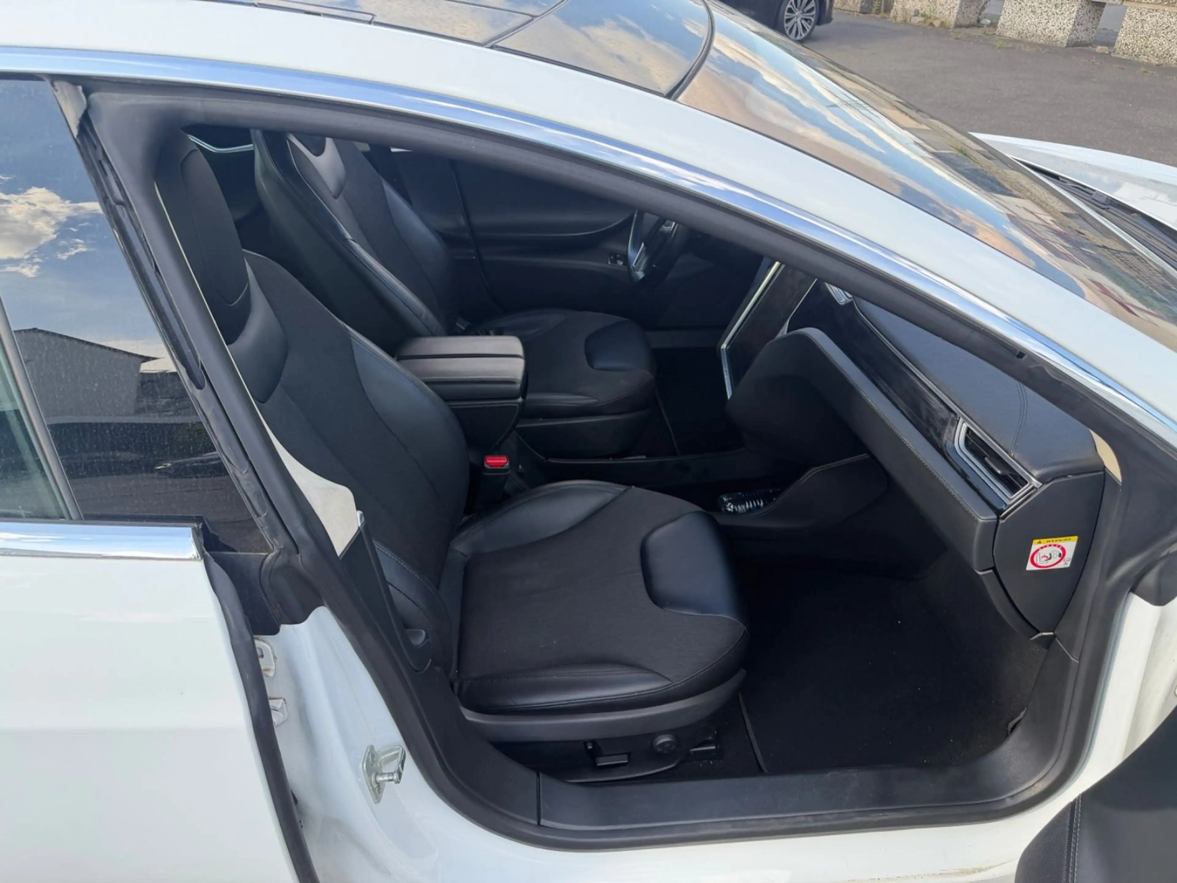 Tesla Model S Basis — photo 10