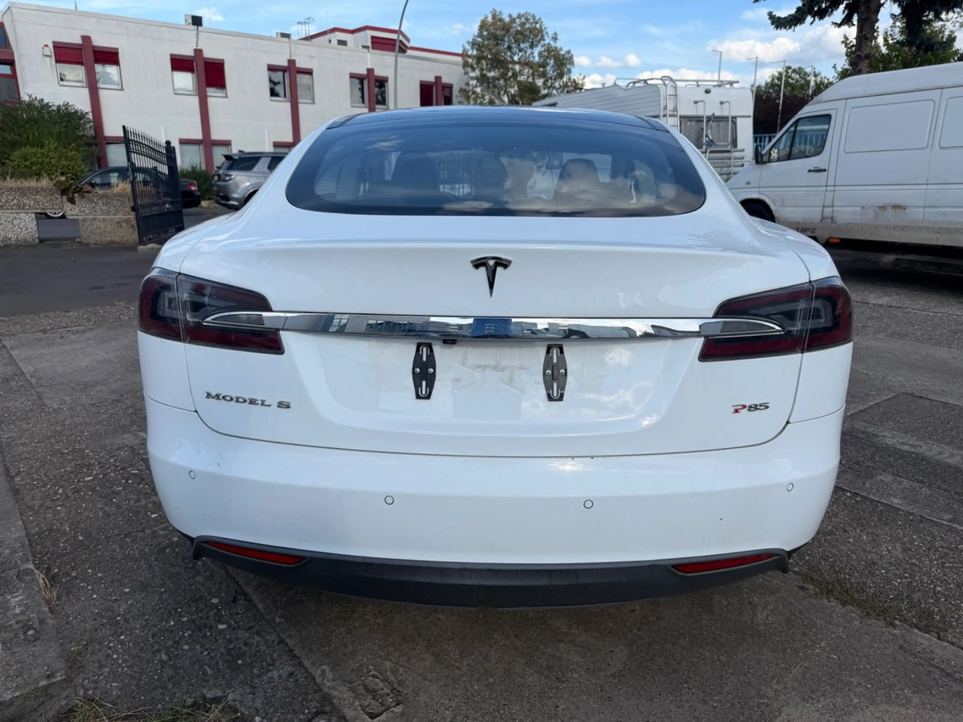Tesla Model S Basis — photo 3