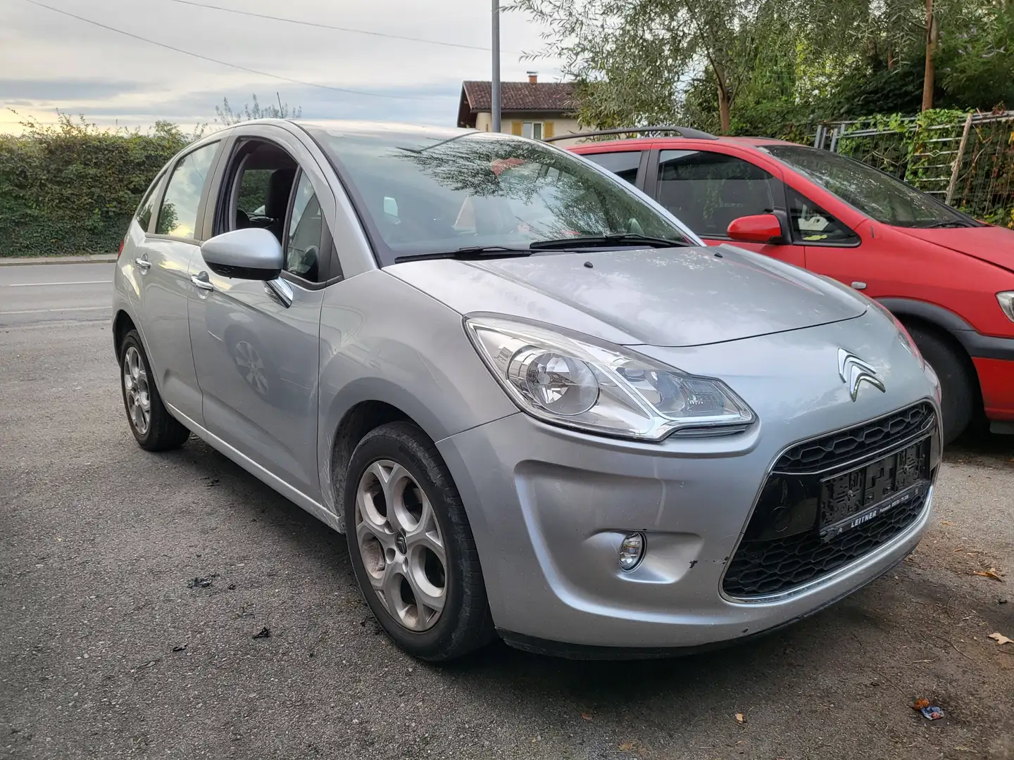 Citroen C3 C3 1,4 Selection Airdream Selection Airdream Silber - 1