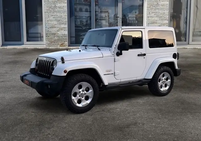 Jeep Wrangler 2.8 crd turbo bva sahara edition transmission command trac- sound system infinity