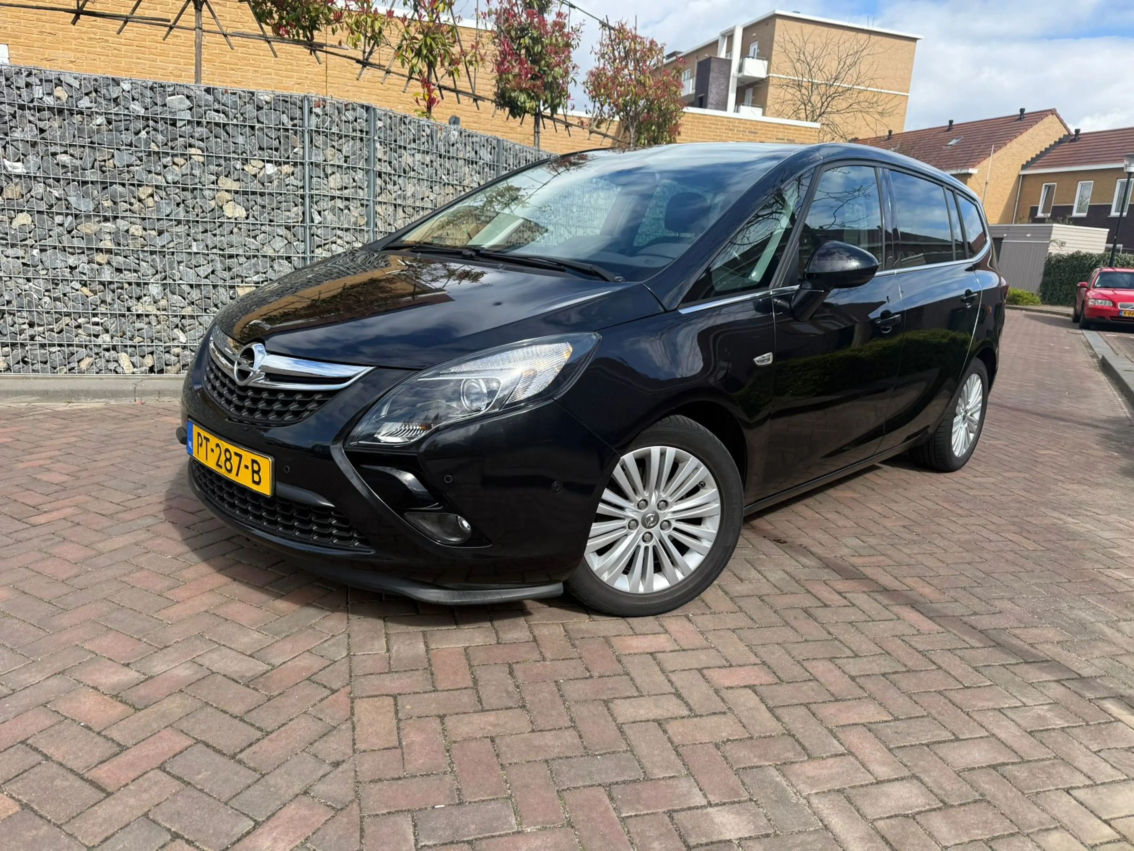Opel Zafira Tourer 1.4 Innovation 7p. *PANODAK* — photo 3