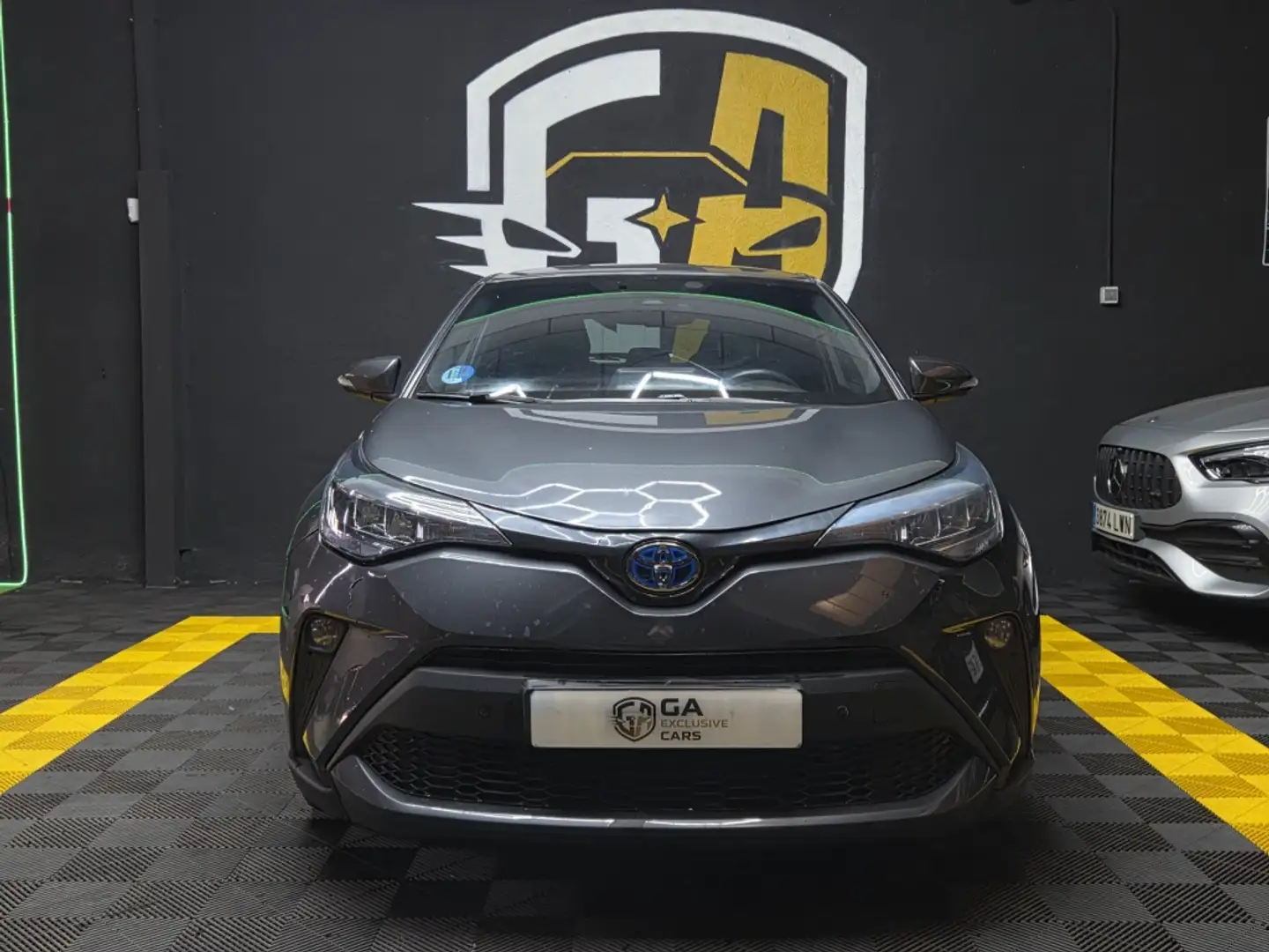 Toyota C-HR 125H Advance Gris - 2