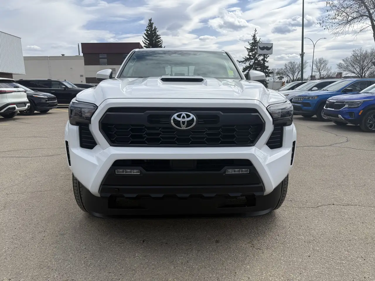 Toyota Tacoma снимка Toyota Tacoma