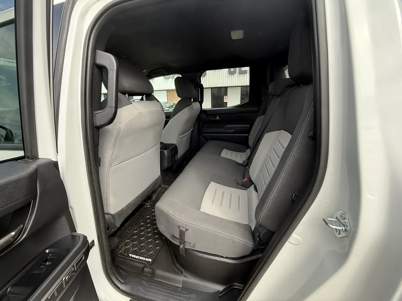 Toyota Tacoma снимка Toyota Tacoma