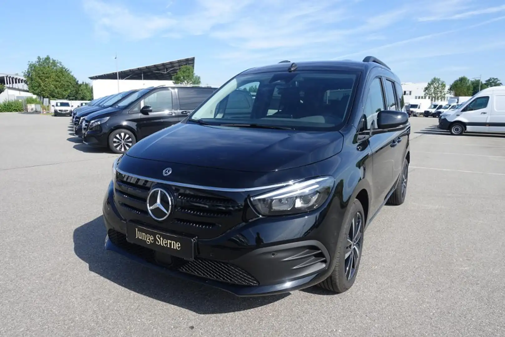 Mercedes-Benz EQT 200 MBUX+Kamera Czarny - 2
