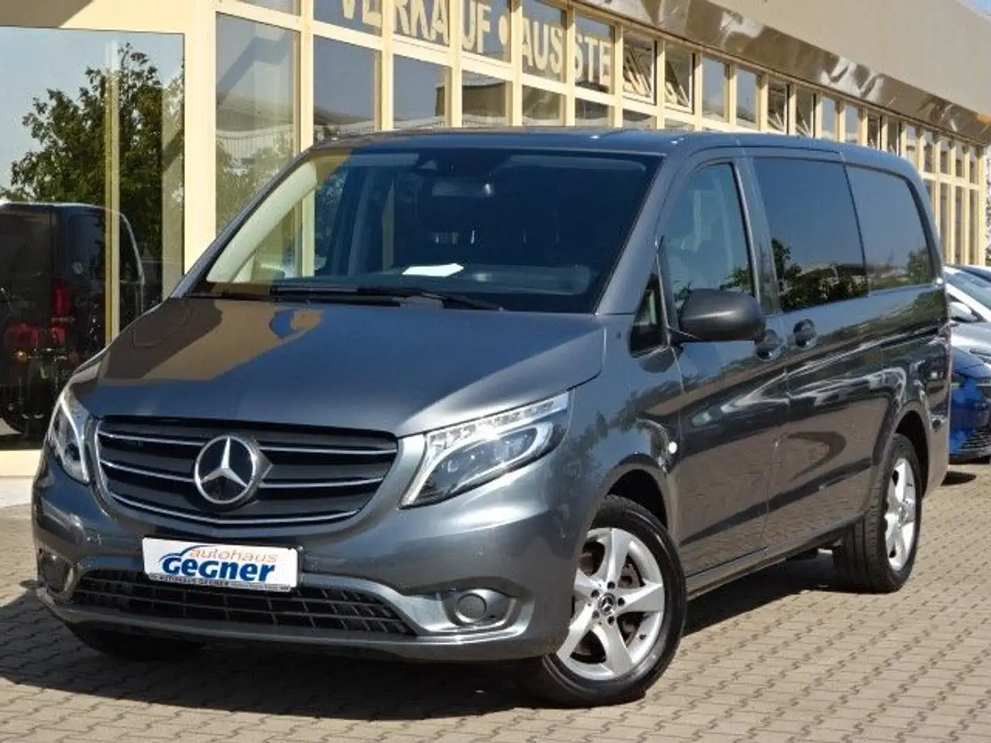 Mercedes-Benz Vito Mixto 124 CDI 4x4 lang LED Distronic Gris - 2