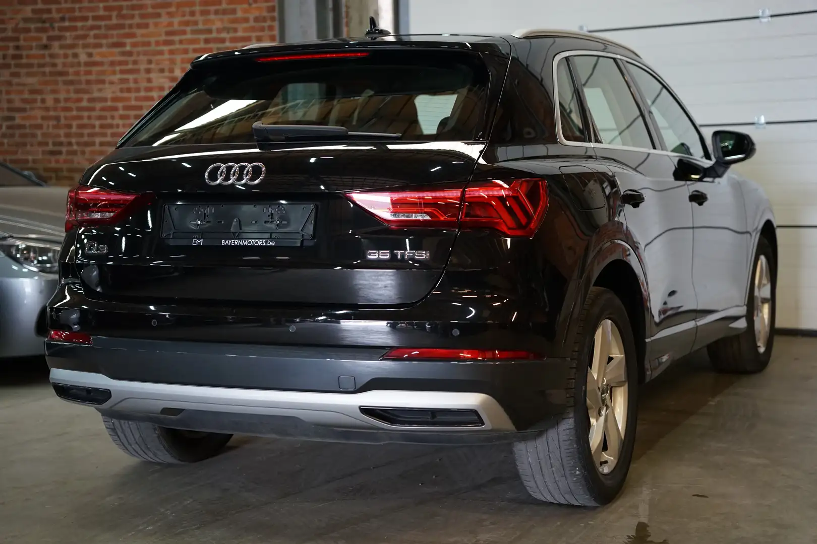 Audi Q3 Q3 35 TFSI LED CarPlay Virtual Benzine 104.000km Zwart - 2