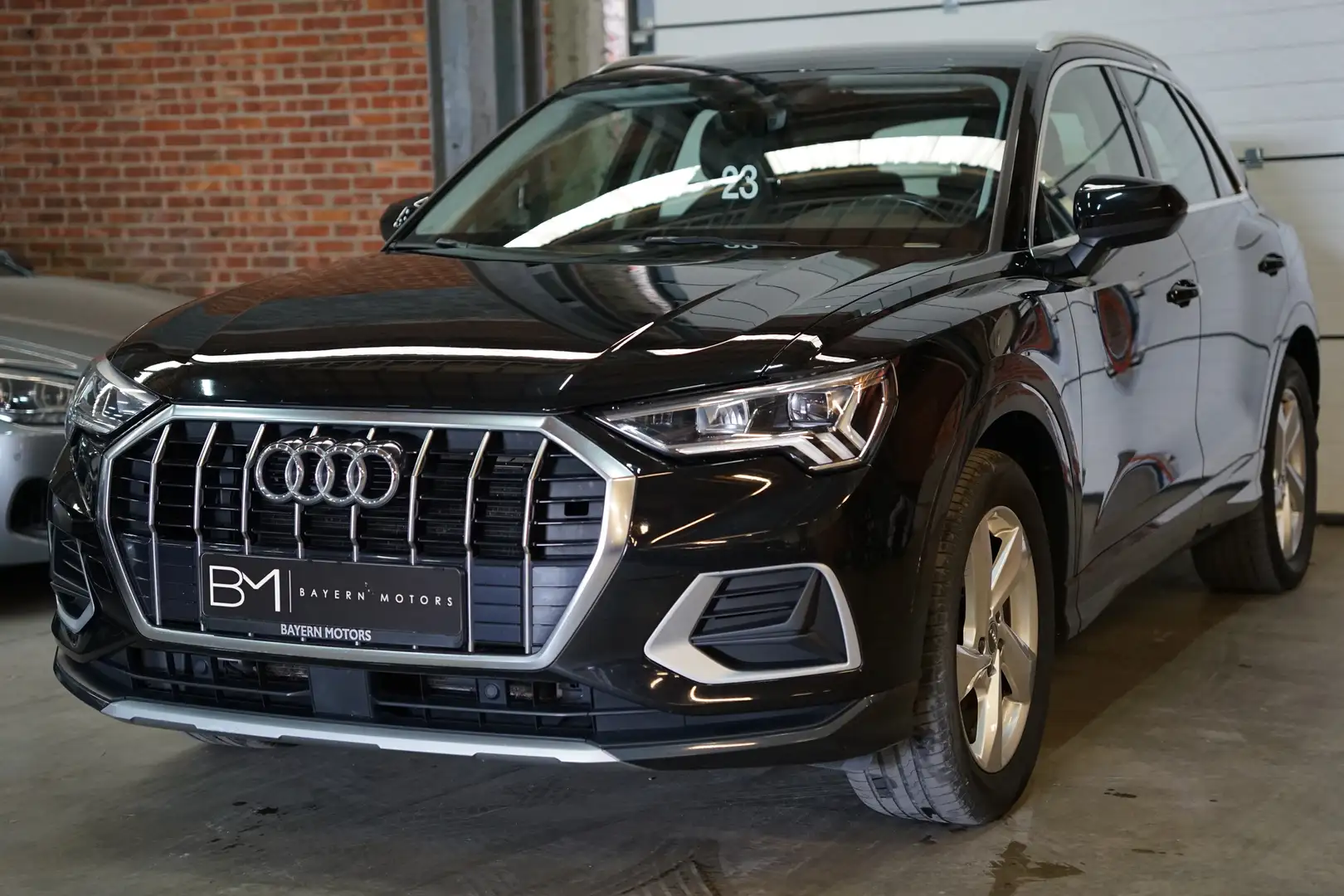 Audi Q3 Q3 35 TFSI LED CarPlay Virtual Benzine 104.000km Zwart - 1