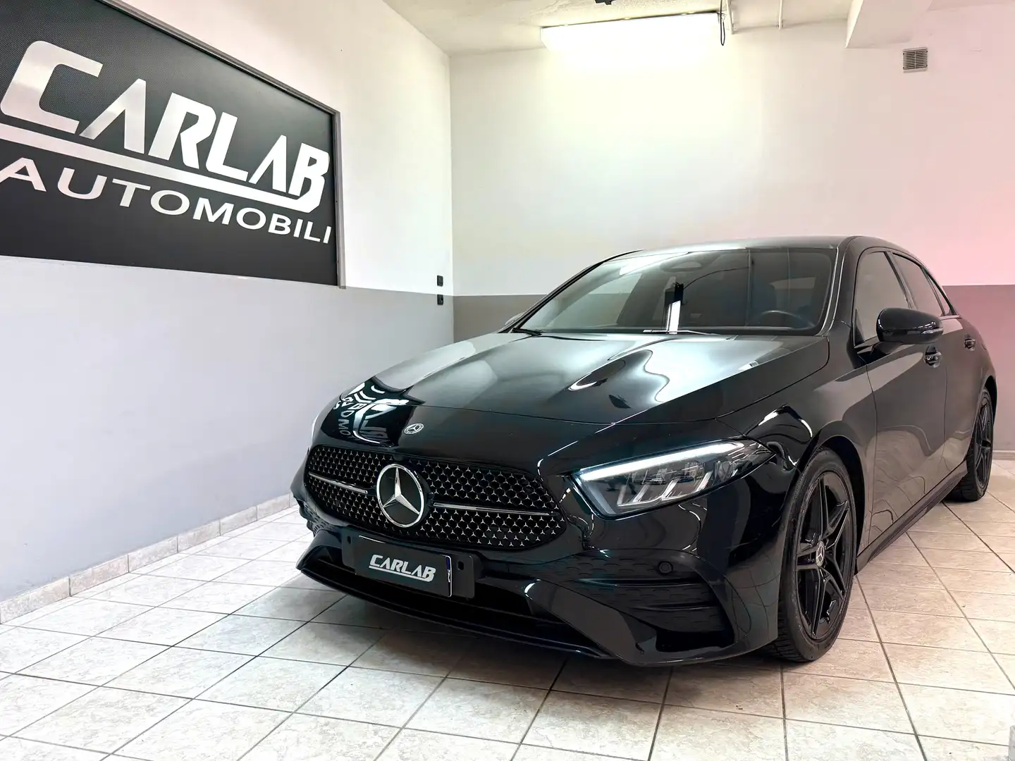 Mercedes-Benz A 180 Classe A180 D 2023 AMG Line Premium Plus auto Noir - 1