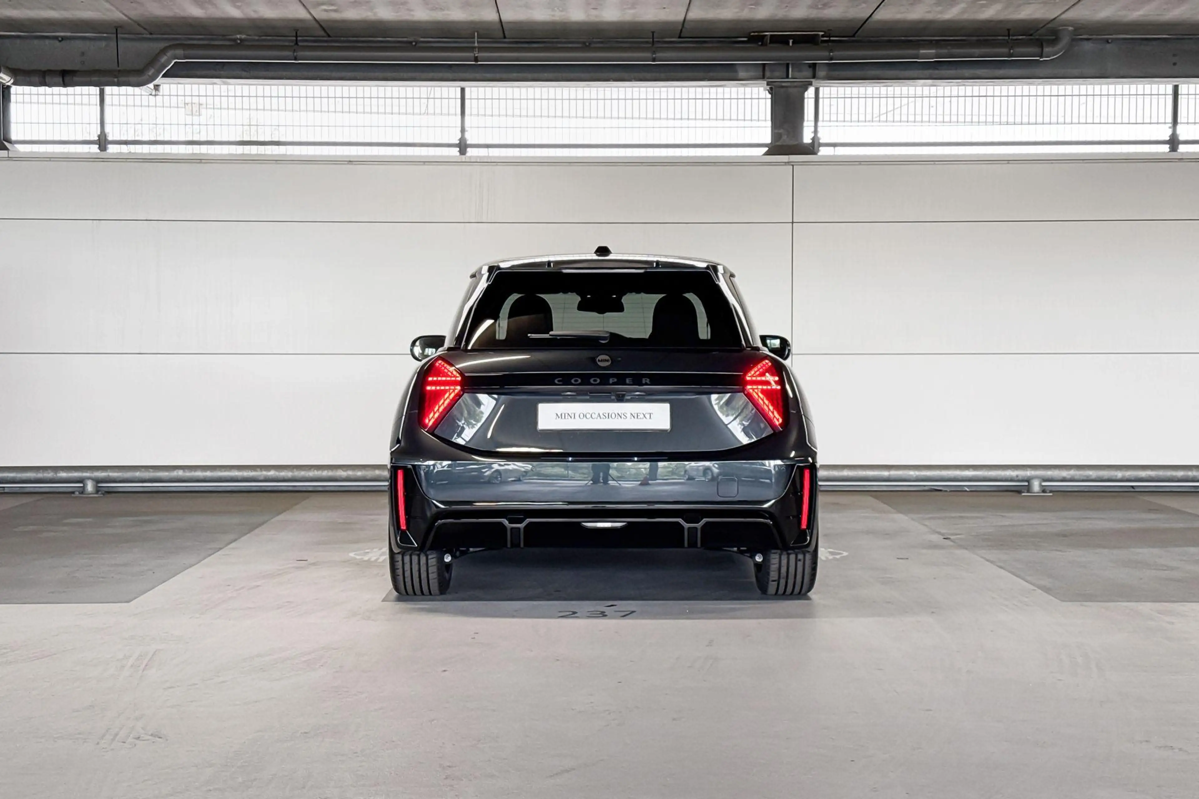 MINI John Cooper Works 3-deurs Cooper E Cooper M 40.7 kWh | 18 Inch JCW L — photo 7