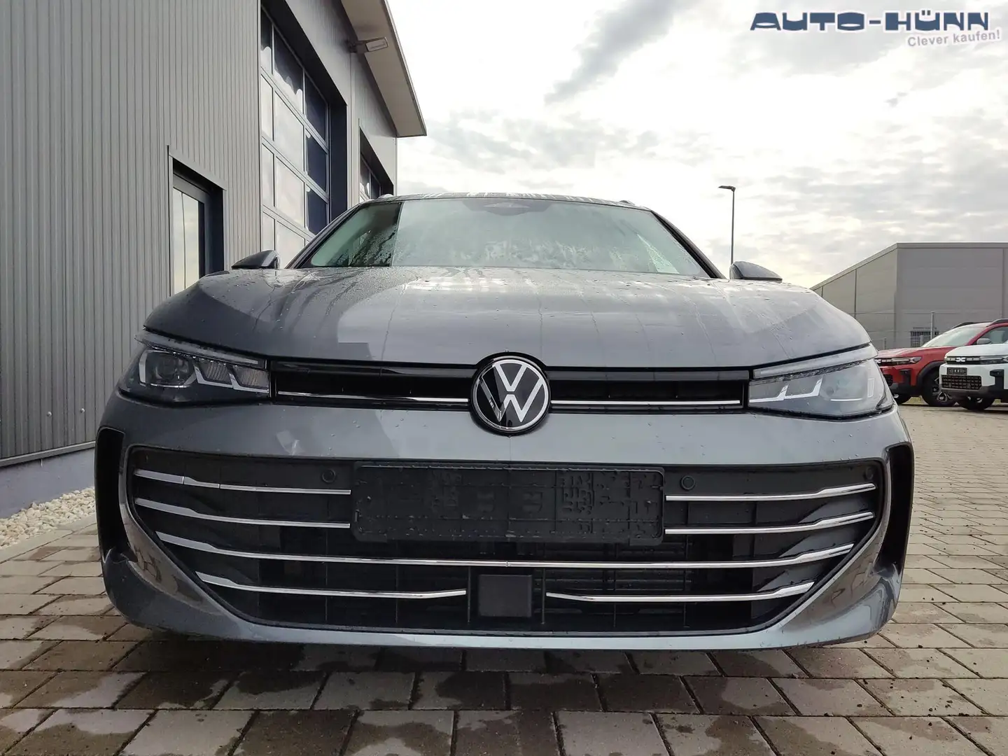Volkswagen Passat Variant Business 2,0 TDI DSG 150 PS-Navi-Anhängerkupplu... Grau - 2