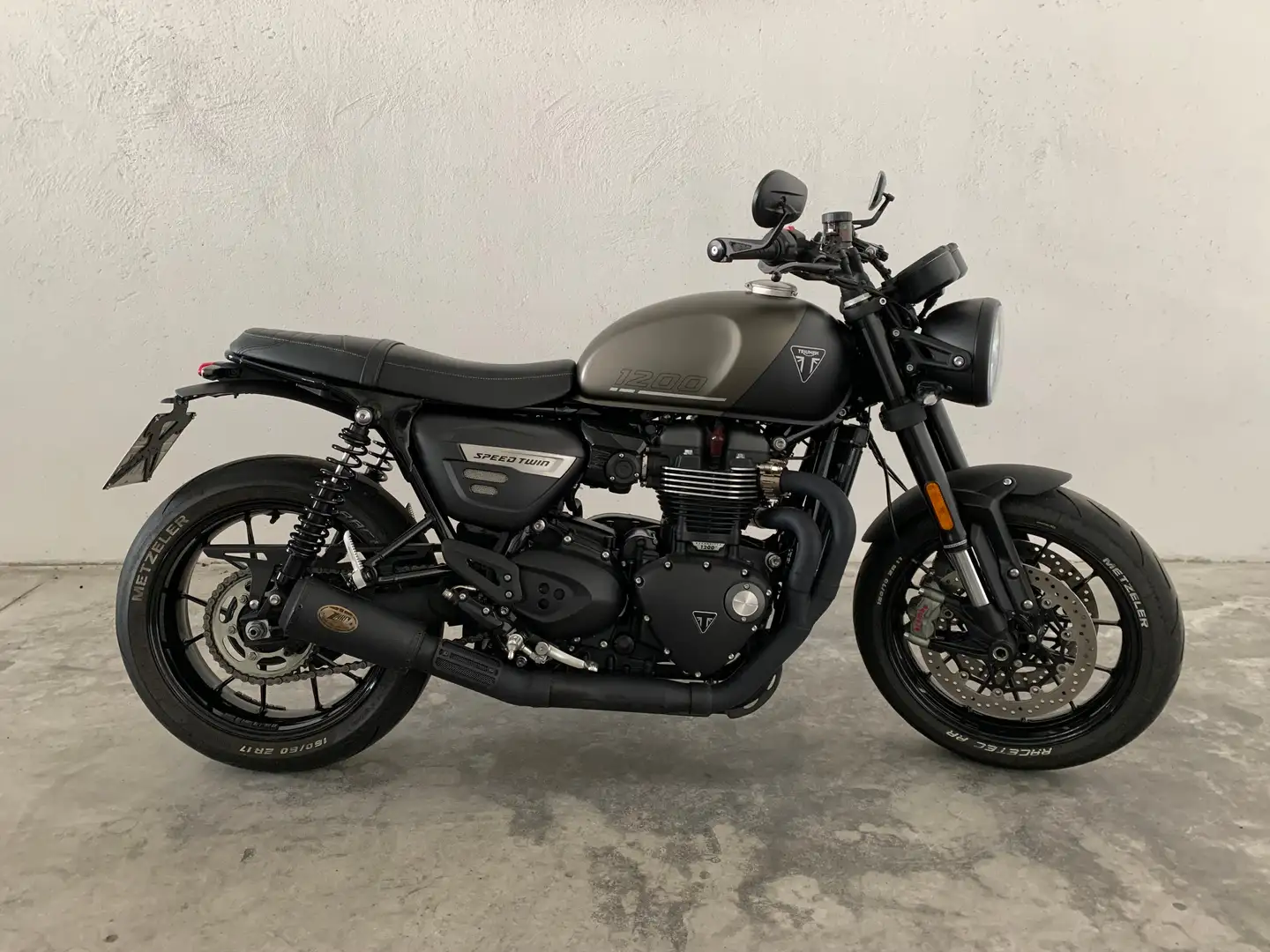 Triumph Speed Twin 1.2 Matt Irostone Black Nero - 2