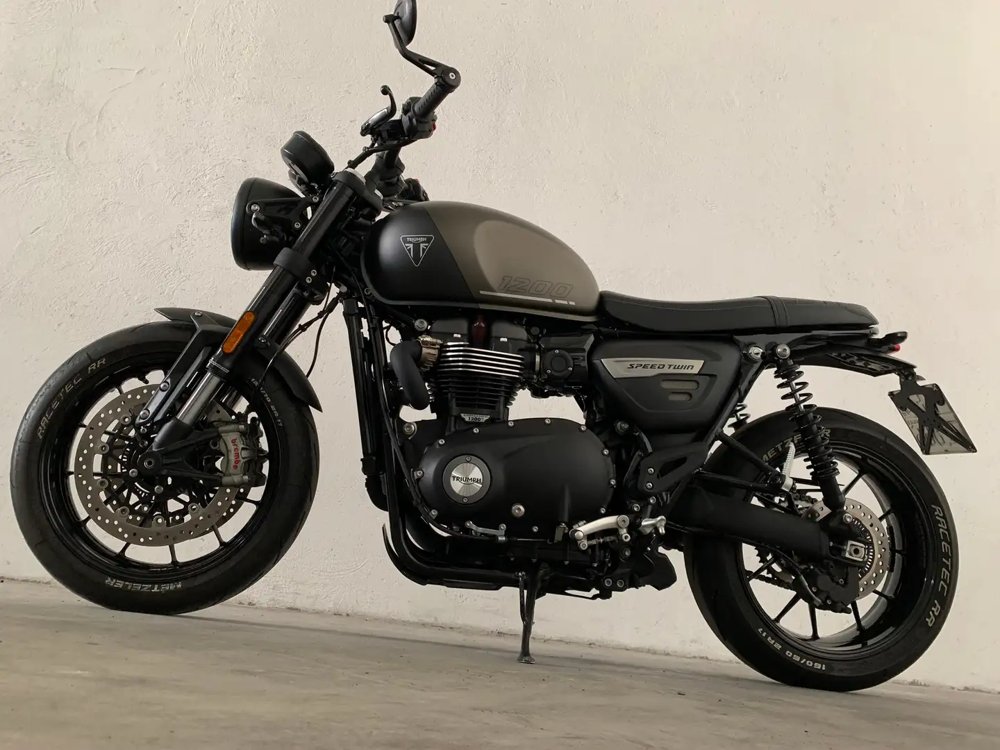 Triumph Speed Twin 1.2 Matt Irostone Black Nero - 1