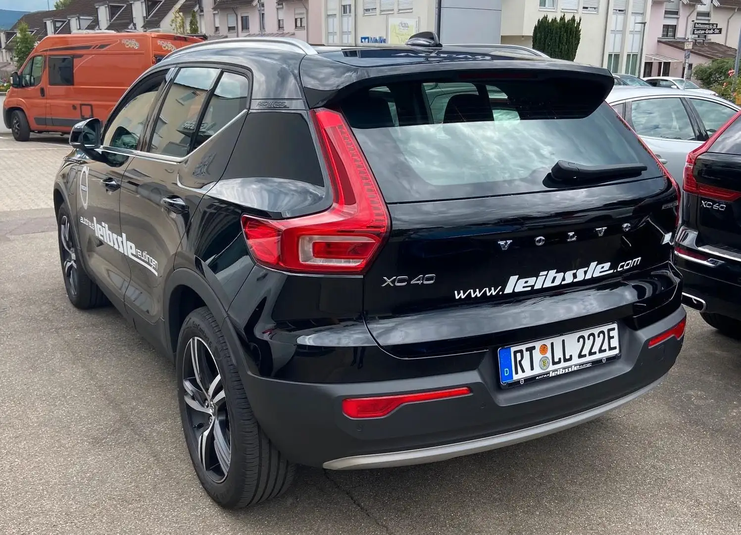 Volvo XC40 Ultimate Pure Electric AWD-Twin-Motor-Pano Schwarz - 2