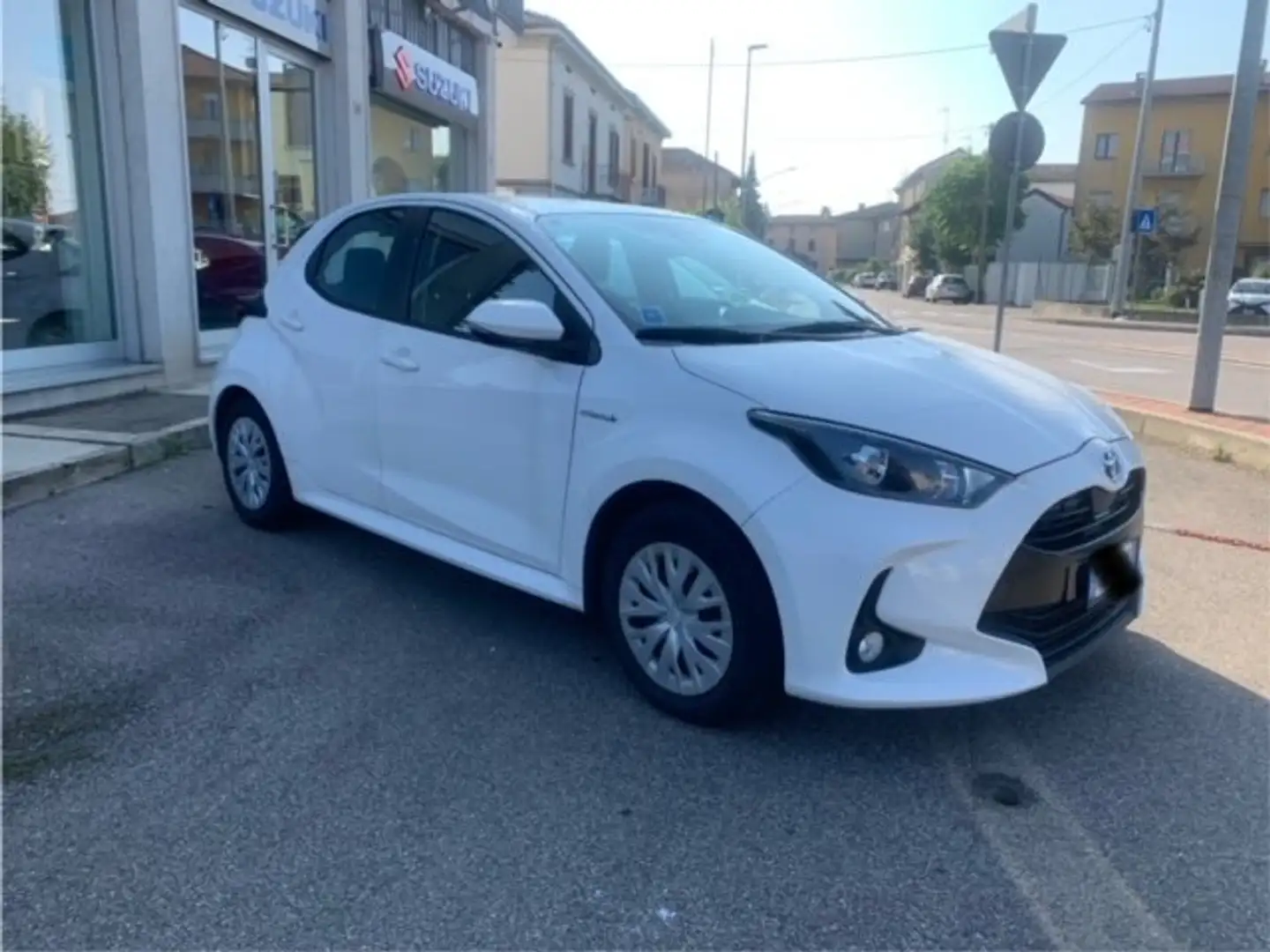 Toyota Yaris Yaris Hybrid 1.5 Active Automatica NEOPATENTATI Blanco - 2