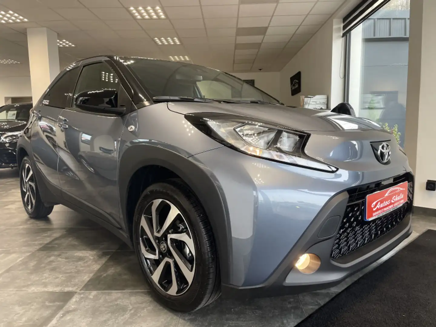 Toyota Aygo X 1.0 VVT-I 72CH DESIGN MY24 Gris - 2
