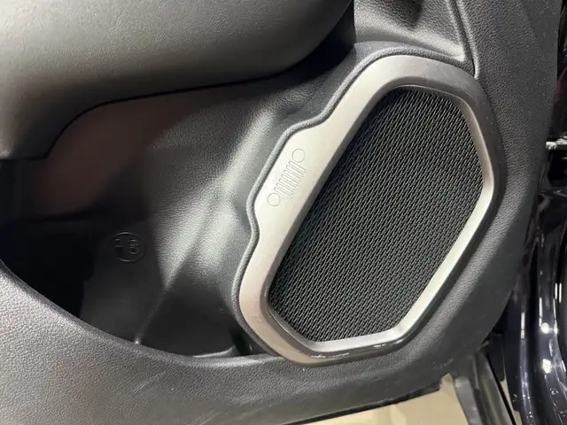 Jeep Renegade view 15