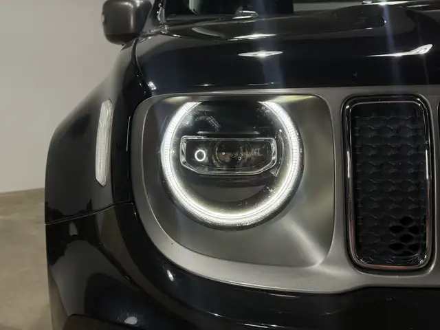 Jeep Renegade view 11