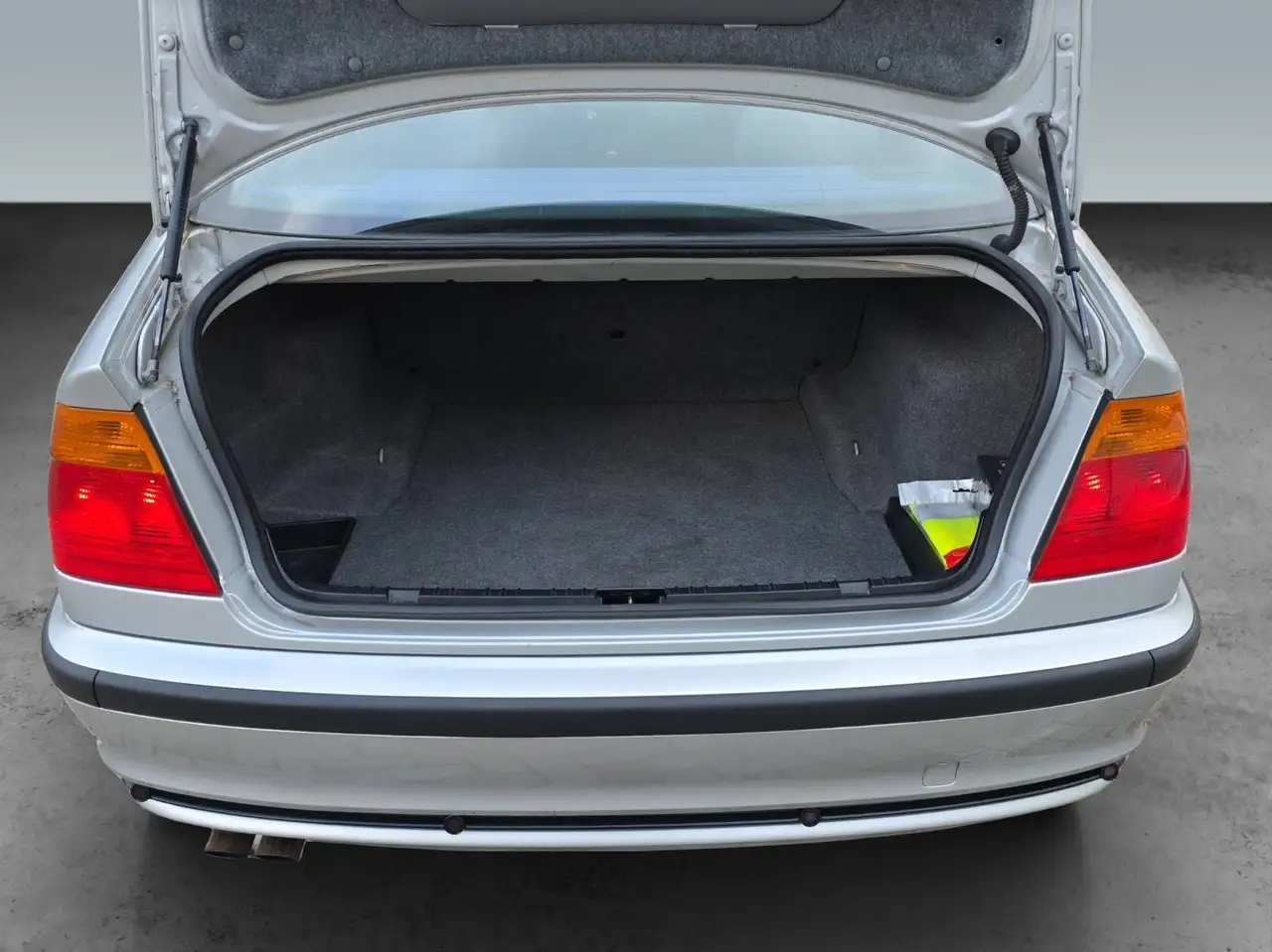 BMW 320i*Automatik*TÜV NEU*6 Zylinder*, foto 9