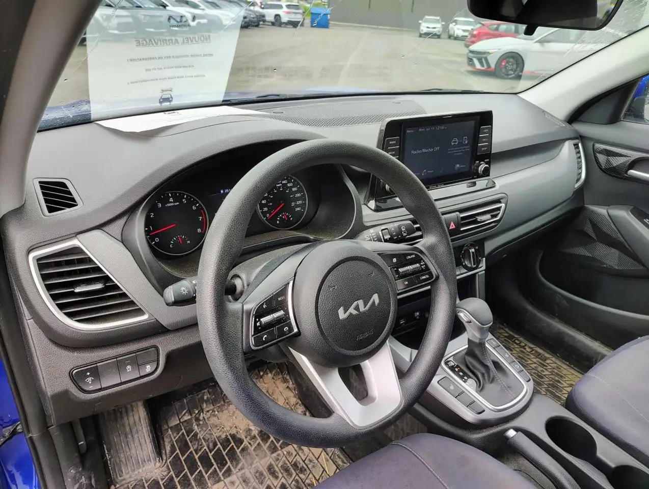 Kia Seltos photo Kia Seltos