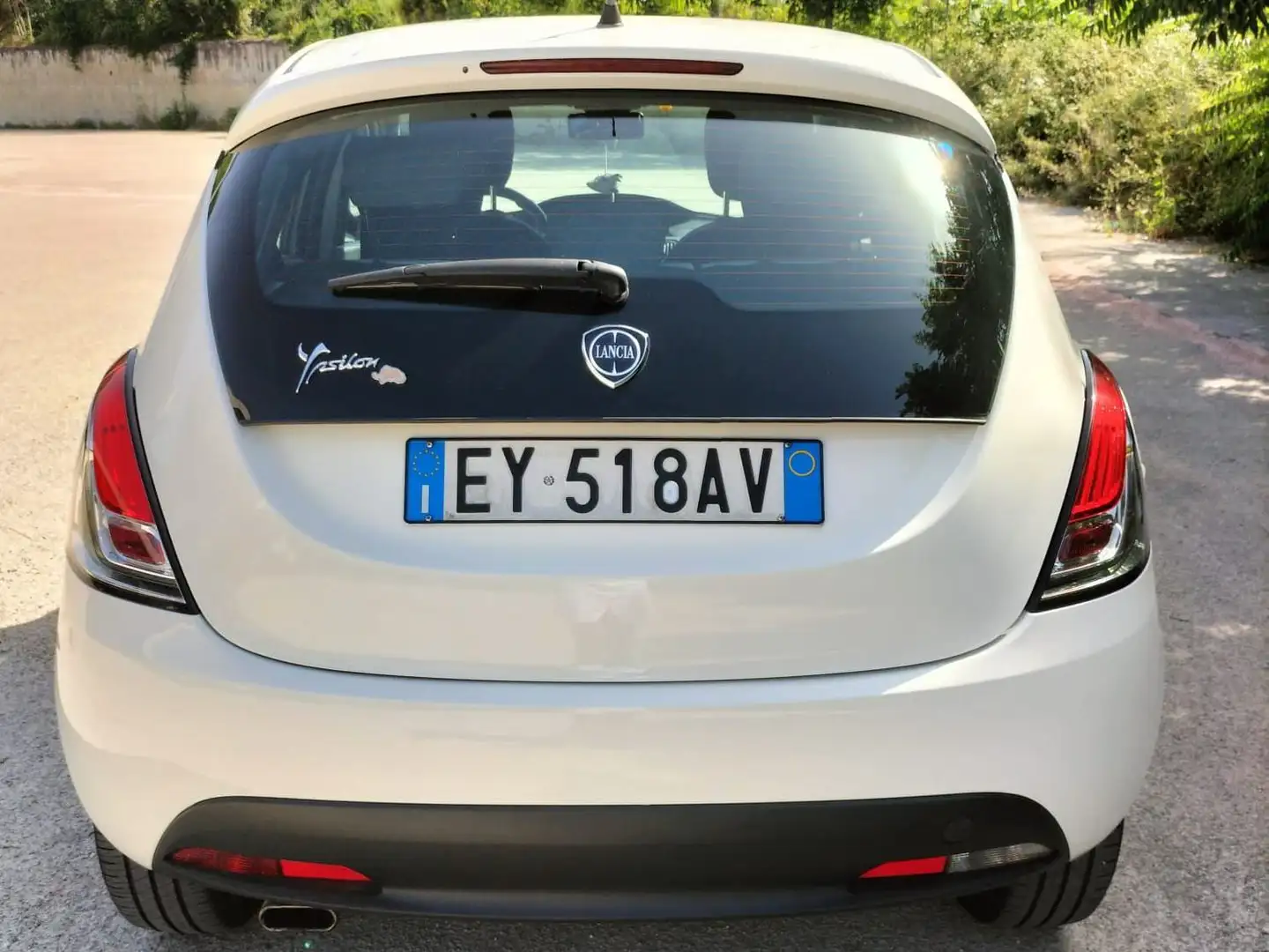 Lancia Ypsilon Ypsilon 1.2 8v Elle 69cv Biały - 1