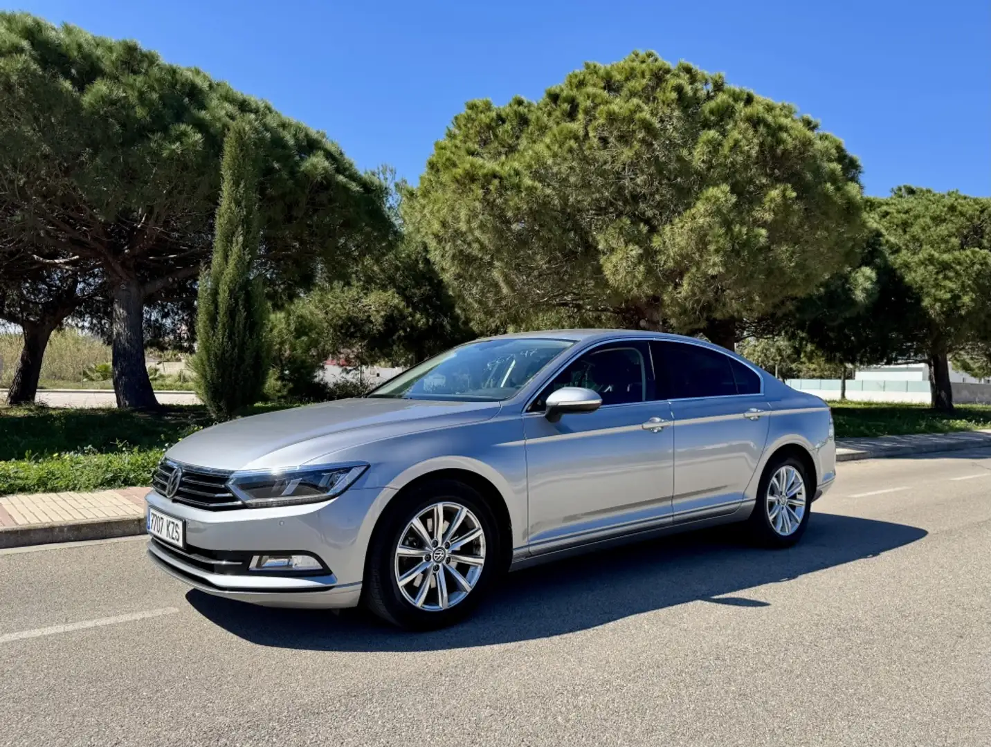 Volkswagen Passat 2.0TDI Sport 110kW Argento - 1