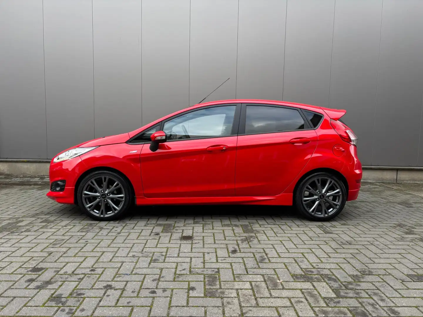Ford Fiesta 1.0 EcoBoost ST Line Rood - 2