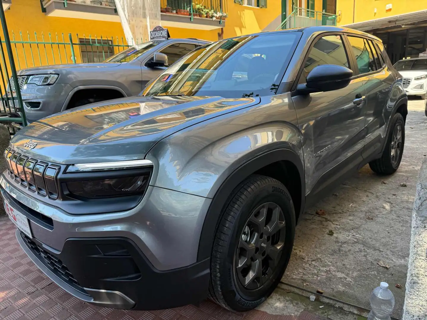 Jeep Avenger 1.2 Turbo Longitude NESSUN VINCOLO Grigio - 2