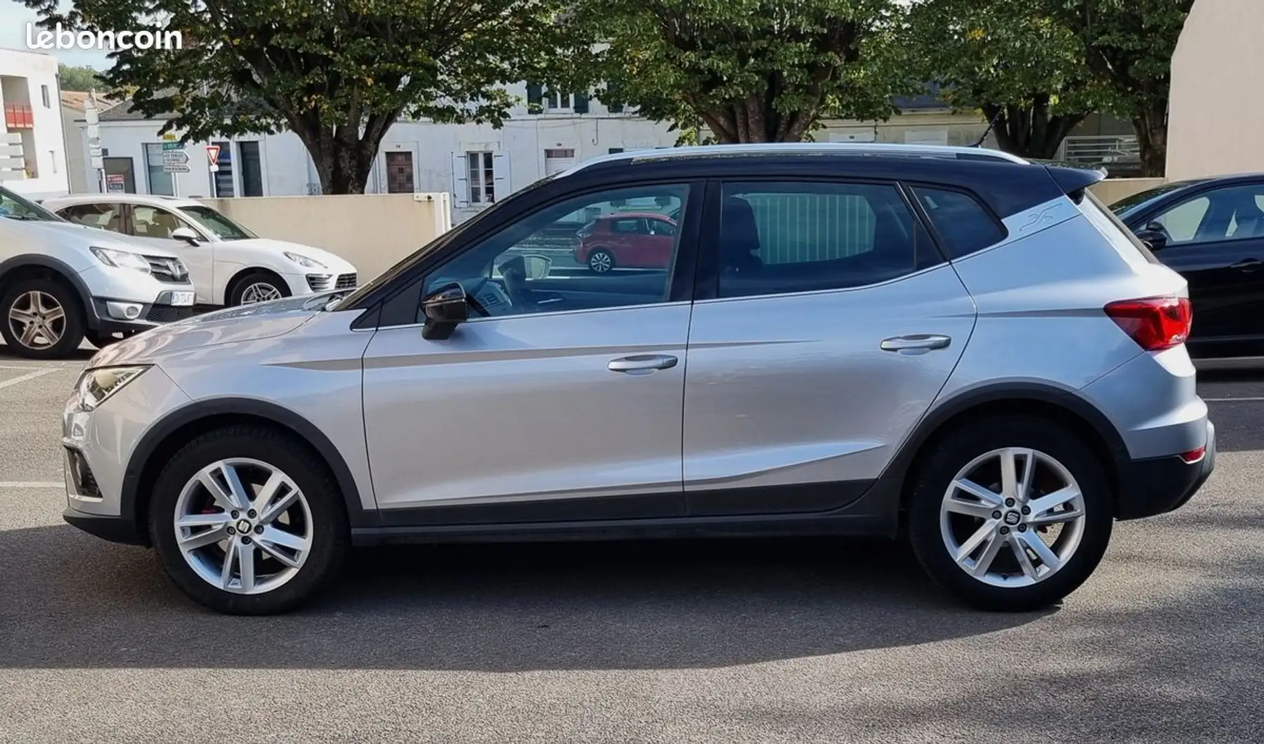 SEAT Arona 1.0 tsi 110 cv pack fr dsg7 Grau - 2