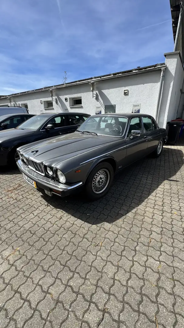Jaguar Sovereign XJ 5.3 Automatik Silber - 2