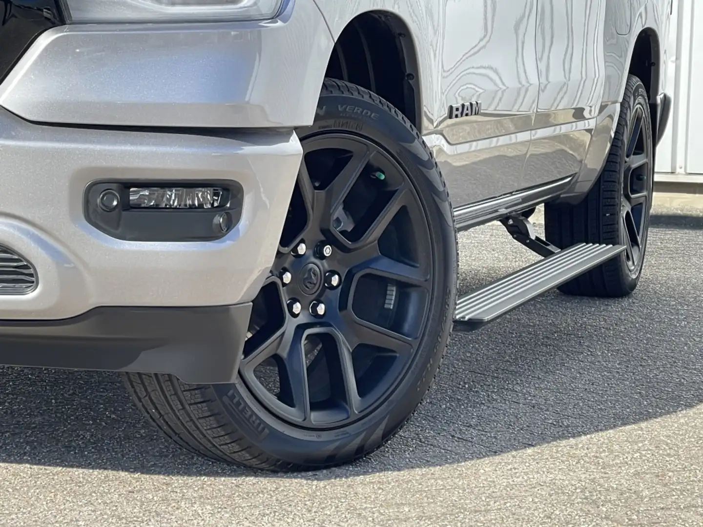 Dodge RAM 1500 pick up 4x4 Crew Sport Rijklaar Zilver - 2