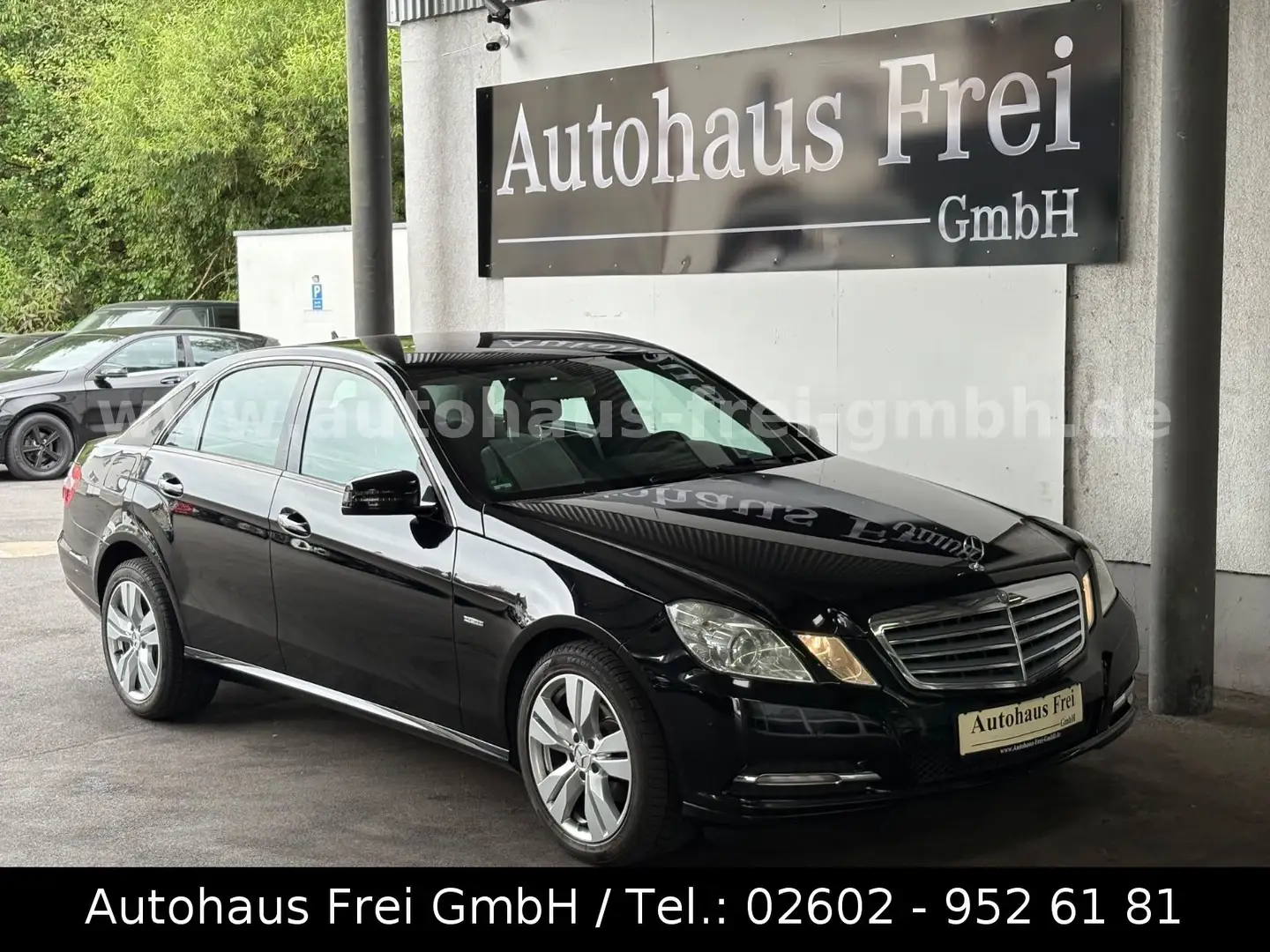 Mercedes-Benz E 200 Lim. CDI BlueEfficiency*COMAND*TEMPO*PTS* Schwarz - 1