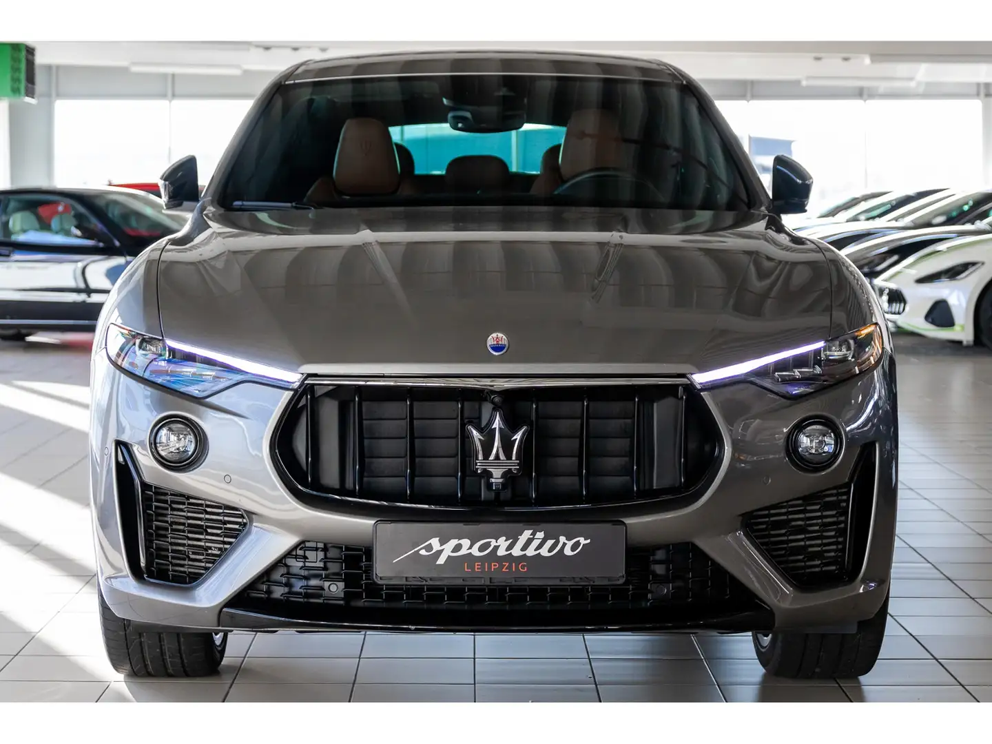 Maserati Levante SQ4 GranSport Grau - 2