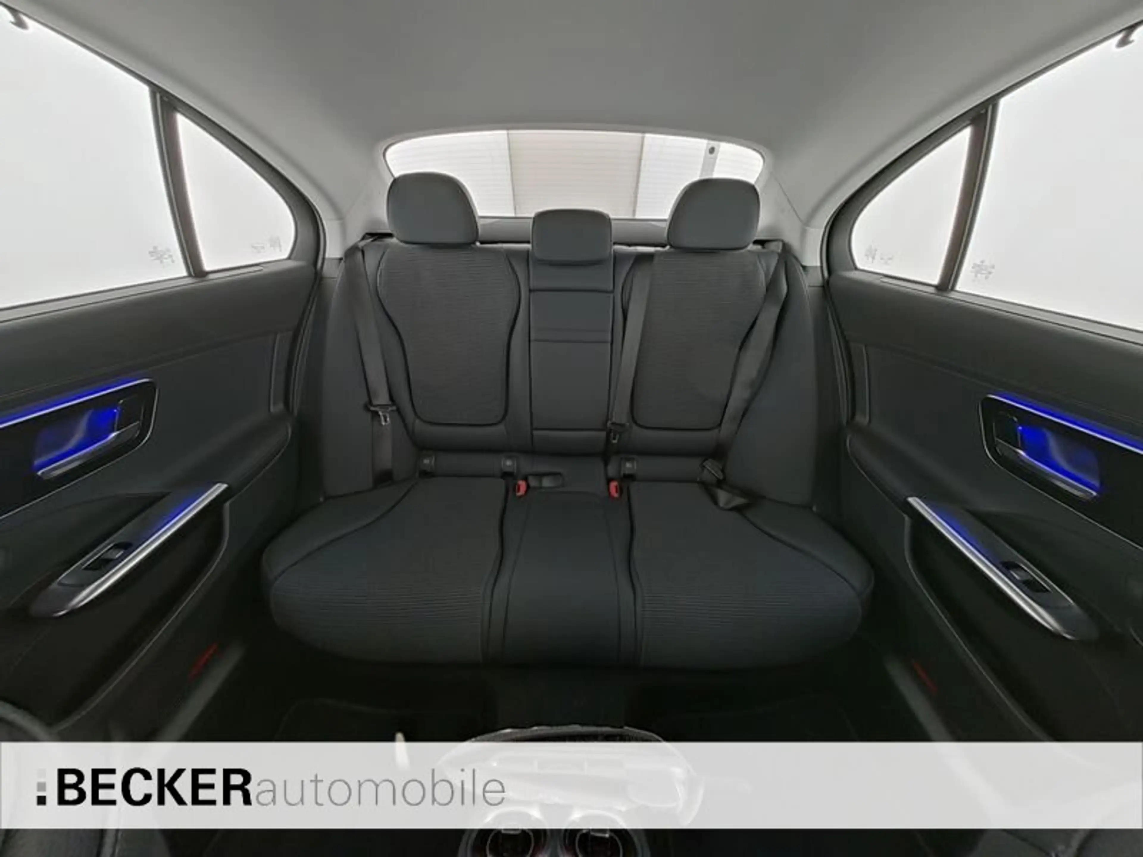Mercedes-Benz C 180 C 180 AVANTGARDE Fahrassistenz Paket+ AHK 360° — photo 8