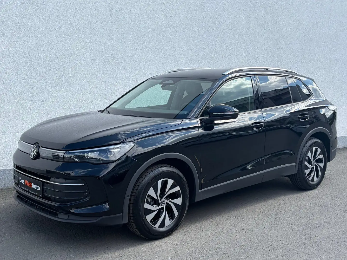 Volkswagen Tiguan Friends eTSI DSG Schwarz - 2