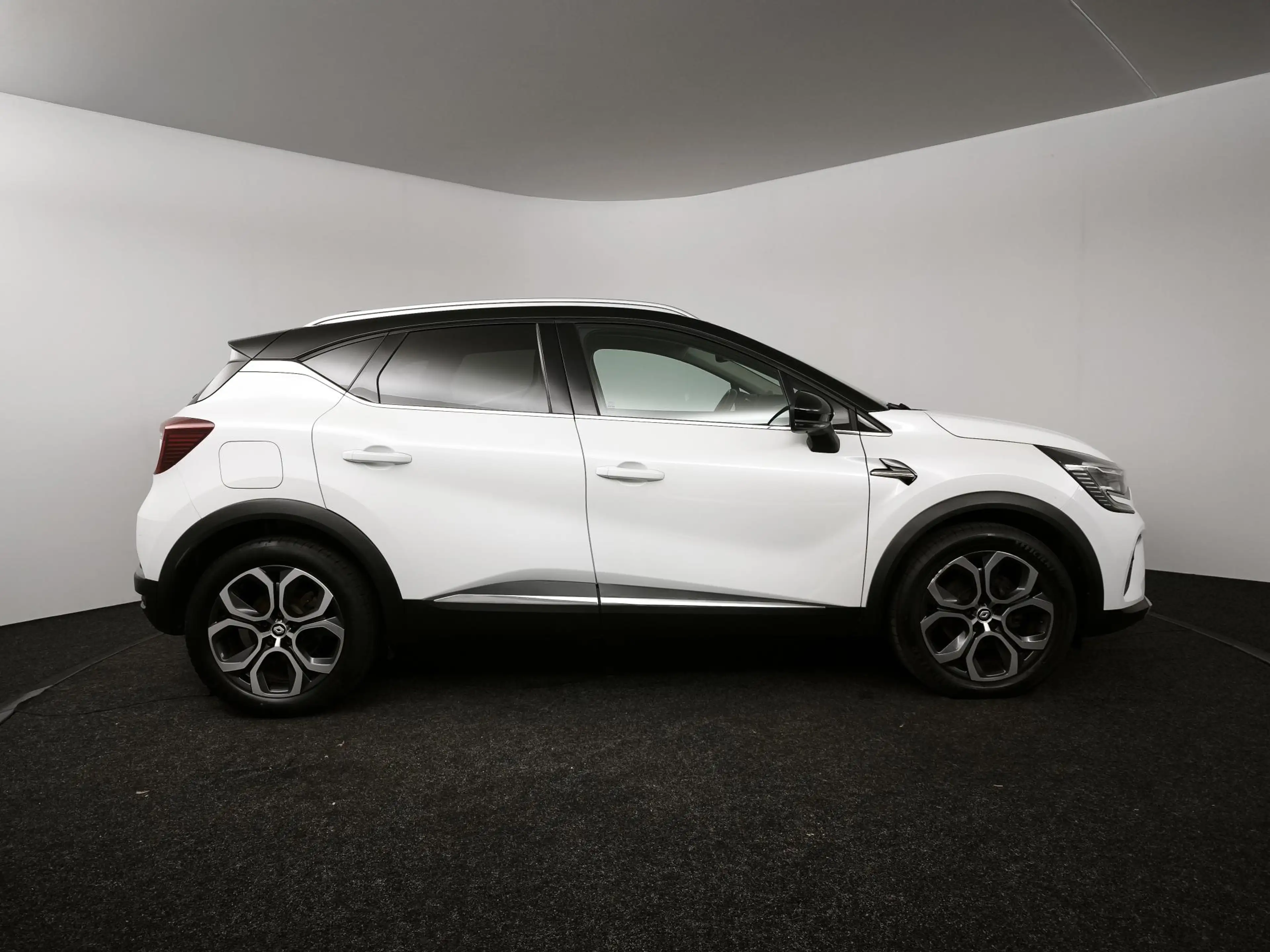 Renault Captur 1.6 E-Tech Plug-in Hybrid 160 Intens | Camera | 9, — photo 17