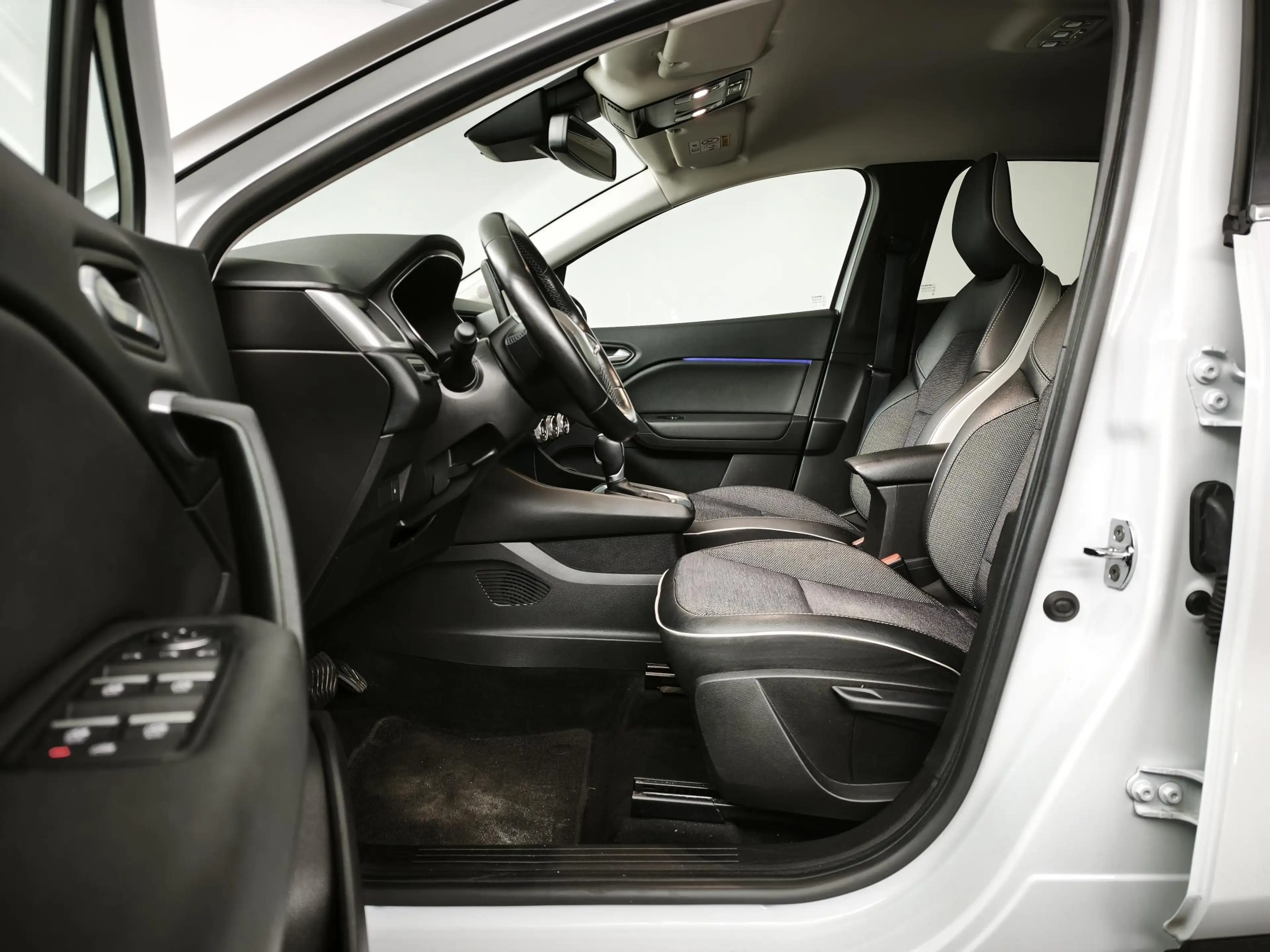 Renault Captur 1.6 E-Tech Plug-in Hybrid 160 Intens | Camera | 9, — photo 7