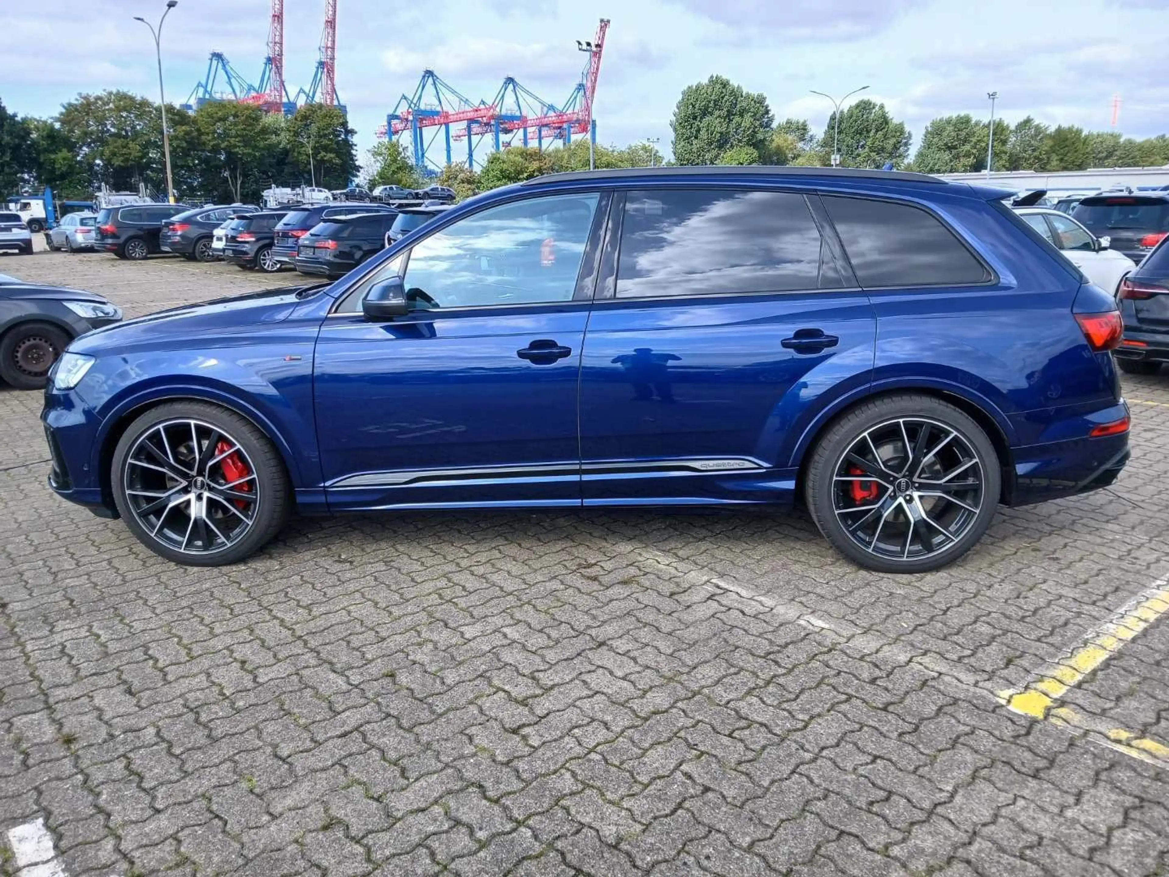 Audi Q7 Competition plus 7-Sitze/Laser/22Zoll/Pano/ — photo 5