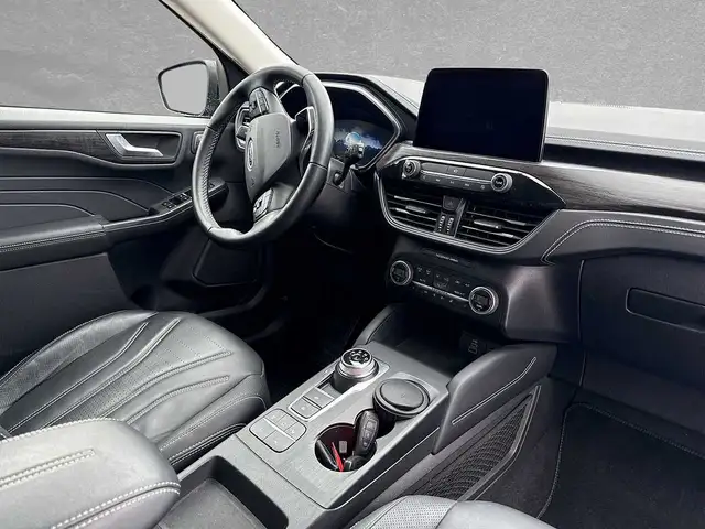 Ford Kuga view 3